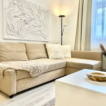James Bond Apartment Top Location Air Conditioned Братислава Екстер'єр фото
