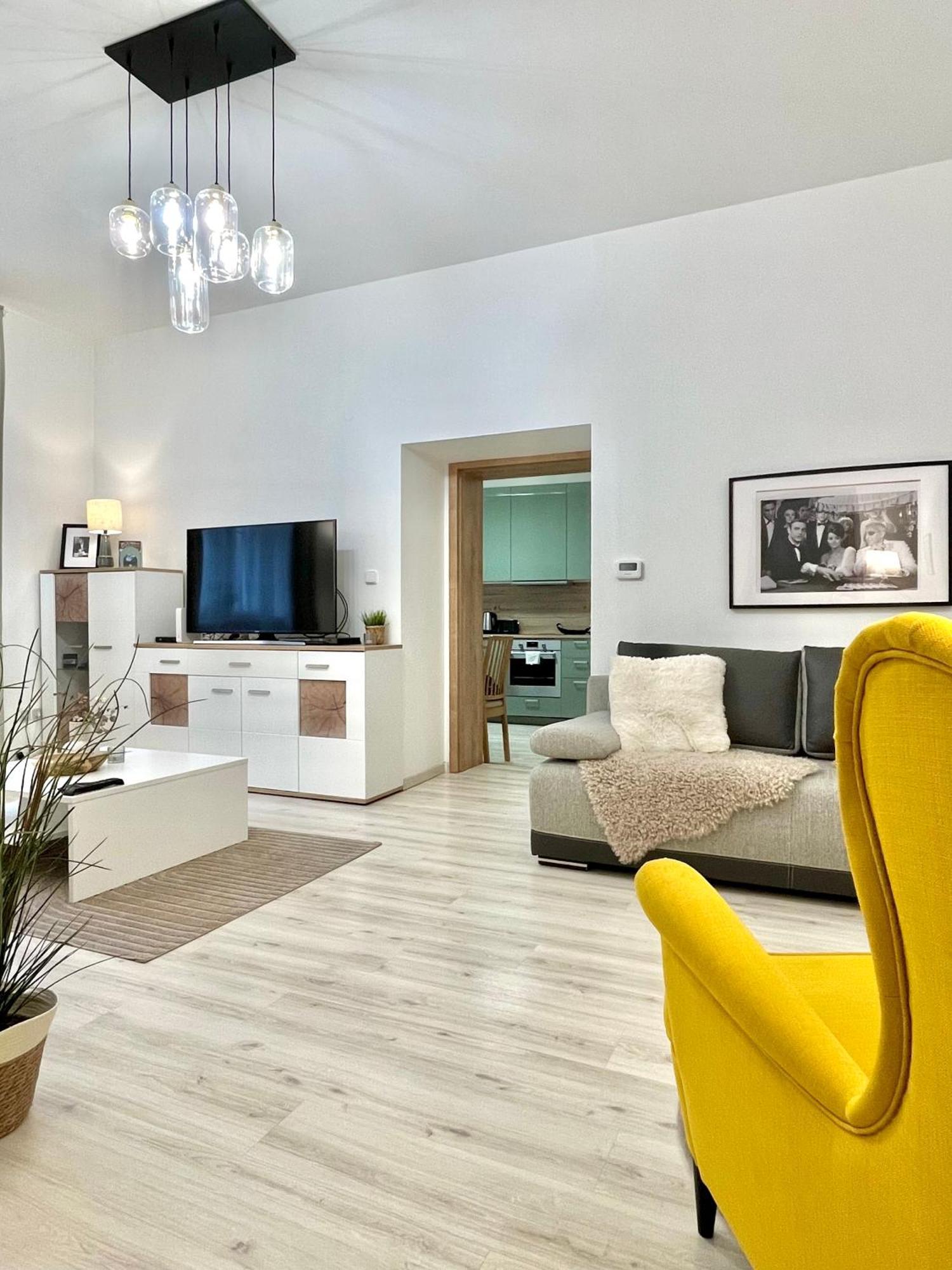 James Bond Apartment Top Location Air Conditioned Братислава Екстер'єр фото