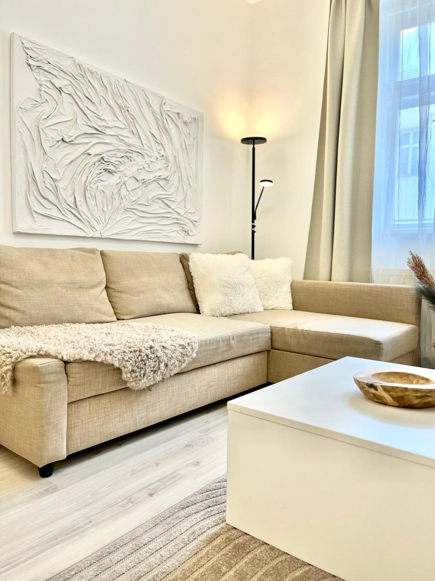 James Bond Apartment Top Location Air Conditioned Братислава Екстер'єр фото